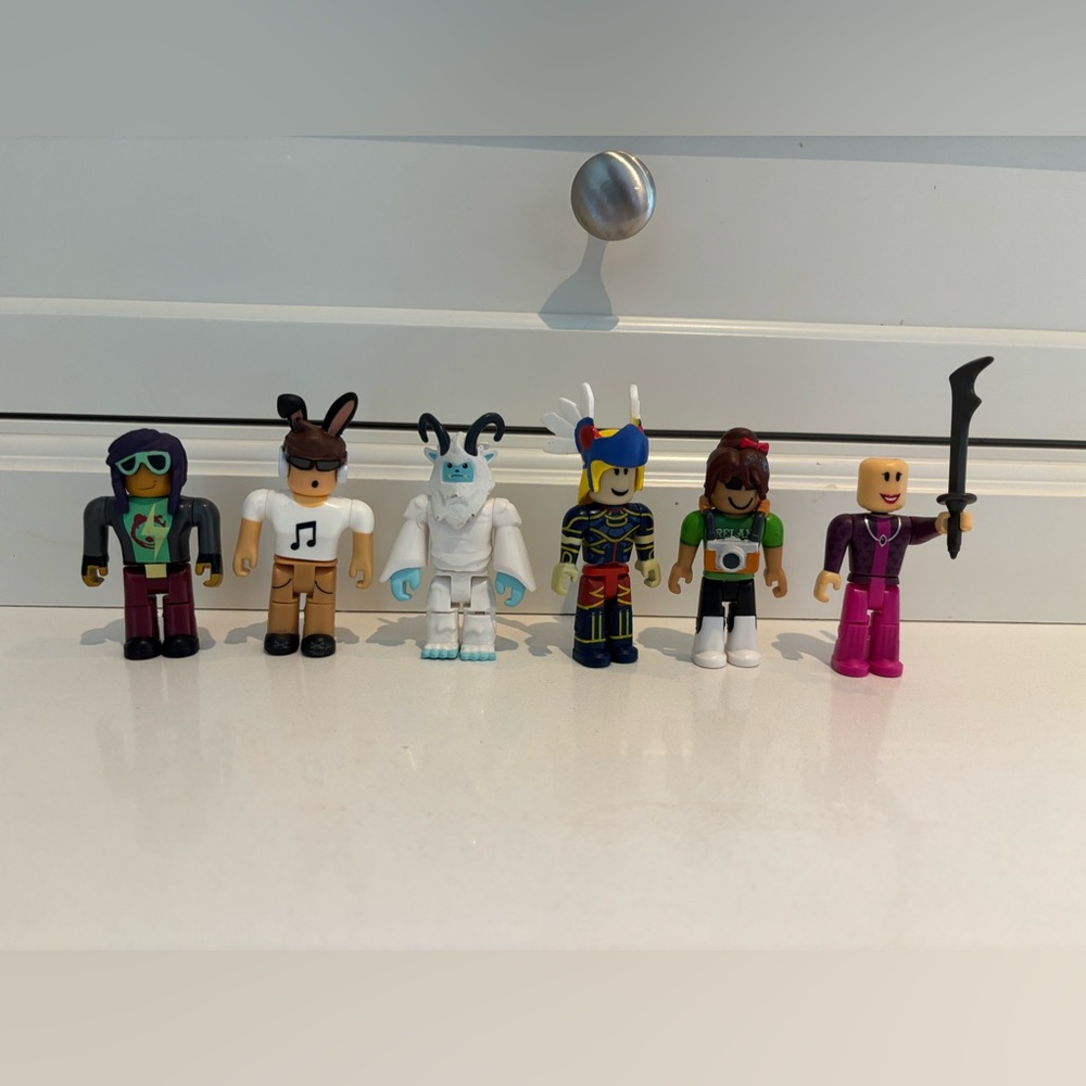Roblox Figures Set of 6